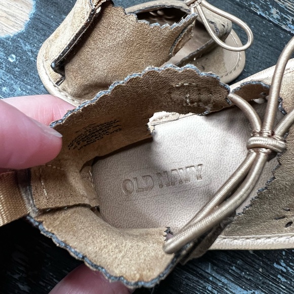 Old Navy | Baby Summer Sandals - Picture 5 of 7